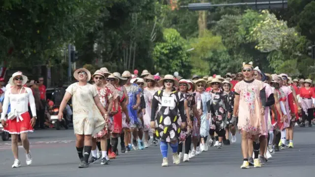 fashion terlucu di Indonesia